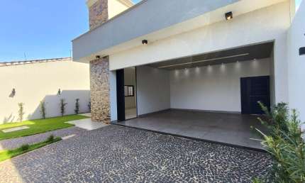 Casa térrea moderna para venda na Vila Fatima Jatai Go