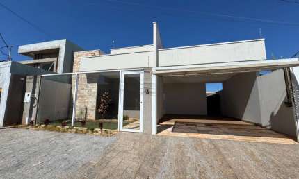 Casa com 3 quartos à venda na Rua 12, 8, Residencial Flamboyant, Jataí
