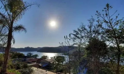 Casa em condomínio de frente para o lago , 3 quartos à venda, por 950 mil Condominio Marina da Enseada Represa João Penido