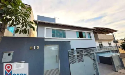 Casa alto padrão com 3 quartos, suíte com closet, quintal no melhor bairro da Zona Norte, no Recanto da Mata, por R$ 950 mil