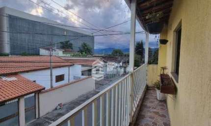 Sobrado com 3 dormitórios para alugar, 174 m² por R$ 2.680,00/mês - Santana - Pindamonhangaba/SP