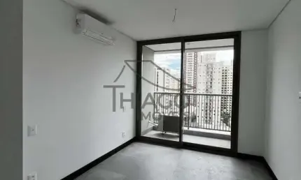 Studio novo com sacada e mobiliado de 20m² para locação, localizado no bairro do Tatuapé, São Paulo