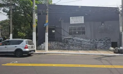 Excelente oportunidade de locação comercial na região da Vila Prudente, imóvel de 171 m2, salão amp