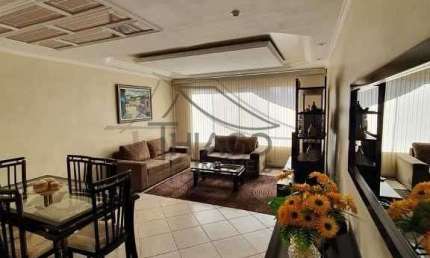 Linda Casa à venda em Condomínio Fechado - 3 Quartos e 2 banheiros.  144m² . Excelente localização.
