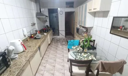 Excelente , espaçoso e aconchegante sobrado à venda, no bairro parque Independência, situado na zon