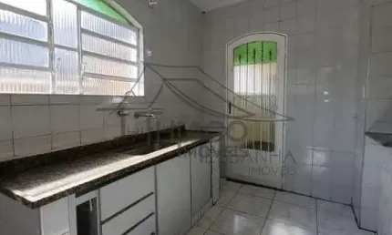 Espaçosa casa de 200mt²para venda, na Vila Alpina, de 3 dormitórios, fácil acesso ao Metro Vila Pru