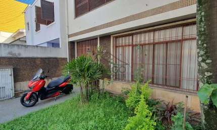 Excelente casa sobrado à venda no Tatuapé, de 268m², com 5 dormitórios, dividido pela parte superio