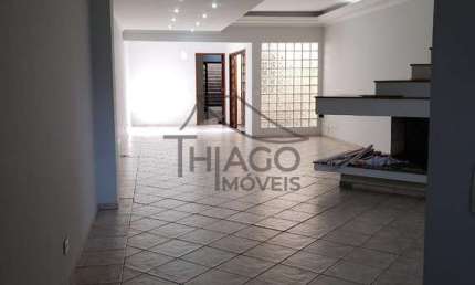 Excelente e espaçosa casa à venda na Vila Mariana de 300m², com fácil acesso ao Metrô Vila Mariana