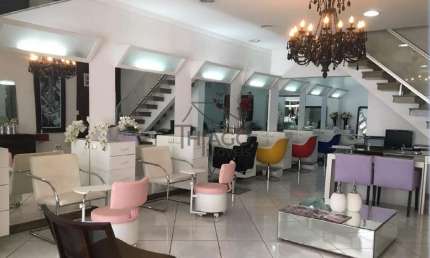 Excelente e espaçoso sobrado comercial  para locação, no bairro Jardim Anália Franco, situado na zo