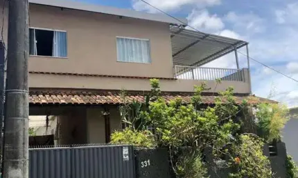 02 casas no mesmo terreno (casa principal com 3 quartos), 200 m² por R$ 730 Mil - Democrata