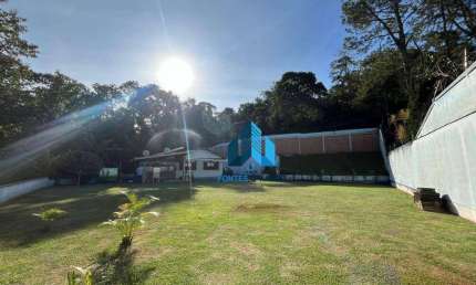 Casa com 2 quartos em amplo terreno com muita área verde à venda por R$ 700.000 - Aeroporto - Juiz de Fora/MG
