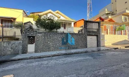 Casa com 3 quartos à venda, 150 m² por R$ 600.000 - Santa Catarina - Juiz de Fora/MG