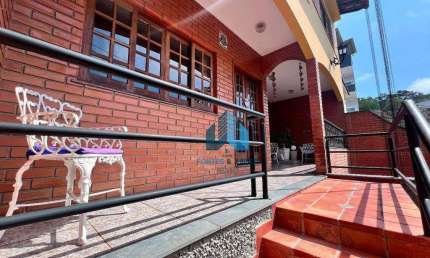 Casa com 4 quatro à venda, 176 m² por R$ 800.000 - Democrata - Juiz de Fora/MG