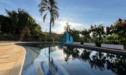 Casa com 4 quartos (1suíte) à venda, 364 m² por R$ 1.200.000 - Prainha de Monte Verde - Juiz de Fora/MG