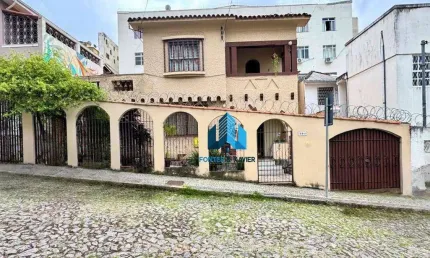 Casa com 5 quartos à venda, 300 m² por R$ 1.200.000 - Centro - Juiz de Fora/MG