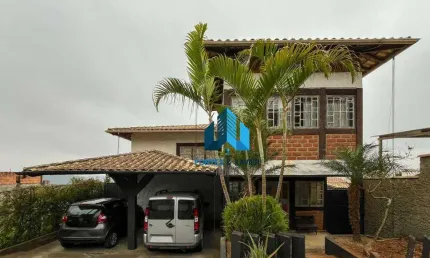 Casa com 3 quartos à venda, 280 m² por R$ 800.000 - Alto dos Pinheiros - Juiz de Fora/MG
