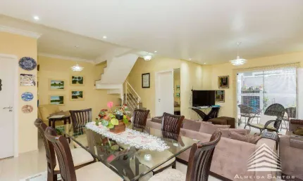 Sobrado com 3 dormitórios à venda, 227 m² por R$ 740.000,00 - Pilarzinho - Curitiba/PR