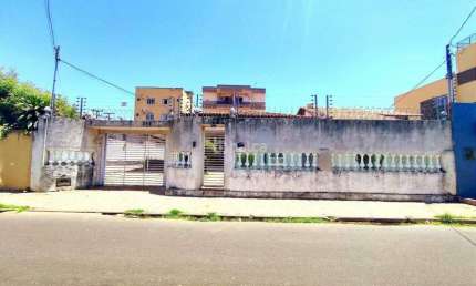 Casa Residencial à venda, no bairro Cabral, Teresina/PI