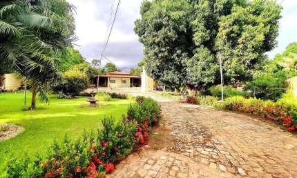 Casa Comercial à venda, no bairro Todos os Santos, Teresina/PI
