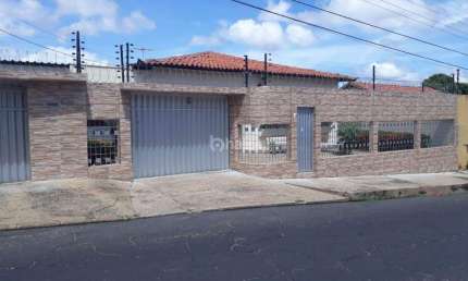 Casa Residencial à venda, no bairro Nossa Senhora das Graças, Teresina/PI