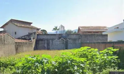 Terreno à Venda em Bairro Valorizado de Caraguatatuba 360m² no Pontal de Santa Marina