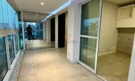 Apartamento a venda na Enseada do Suá, Sol da Manhã, com marcenaria montado.