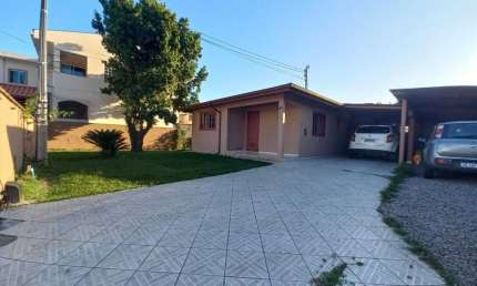 Casa com amplo terreno a venda na Ponte do Imaruim.