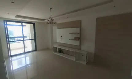 Apartamento 2 dormitórios (1 suíte), semimobiliado , 1 vaga de garagem privativa, sacada com churrasqueira.