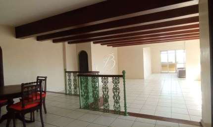 Apartamento de 03 dormitórios com vista mar a venda em Santos