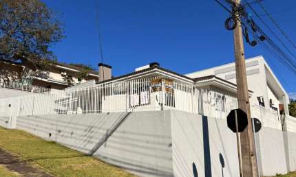 CASA DE ESQUINA SEMIMOBILIADA À VENDA NO BAIRRO LA SALLE EM PATO BRANCO PR