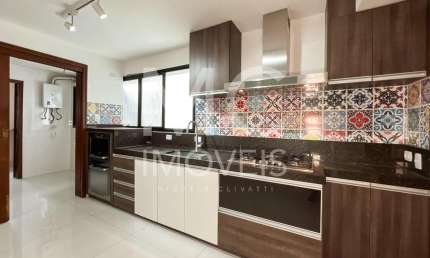 Excelente oportunidade! Apartamento com 151 m², 4 quartos sendo 1 suíte à venda no bairro Centro.