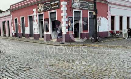 Comercial com 153m², à venda no bairro Centro Histórico.