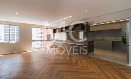 Excelente Apartamento com 98 m² de RETROFIT, 2 quartos sendo 2 suítes à venda no bairro Alto da Glória.