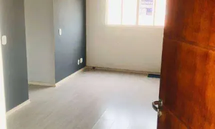 Apartamento com 2 dormitórios à venda, 48 m² por R$ 250.000,00 - Parque Pinheiros - Taboão da Serra/SP