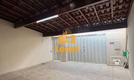 Casa 3 Qts com 1 suíte a poucos metros da Avenida Durval Nicolau