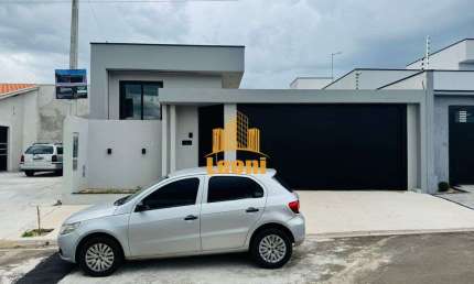 Casa moderna com materiais de primeira linha no Portal da Aliança