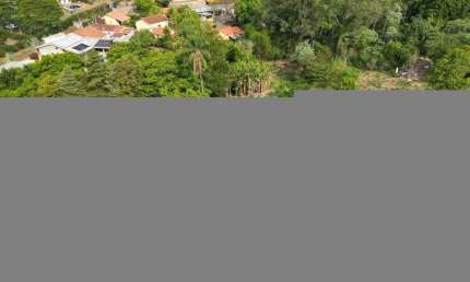 Área urbana com 1835 m2 + casa antiga pronta para construir sua chácara