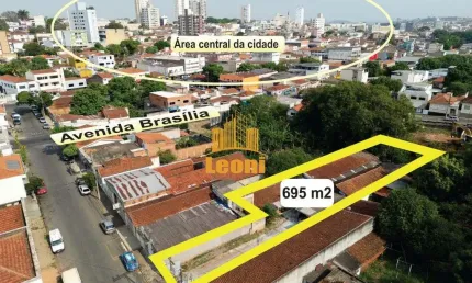 Área no São Lázaro com barracão + 4 casas + 1 salão coberto