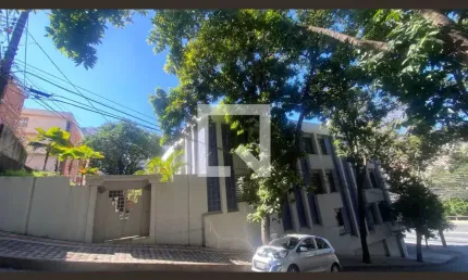 Apartamento padrão , 3 quartos , 1 suite, 1 banheiro , 1 vaga na garagem,  cozinha