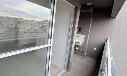 Apartamento à Venda – 2 Dormitórios com Varanda e Lazer  Zona Oeste