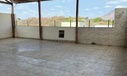 Casa com 3 quartos para alugar na Rua Sicília, 117, Grã-Duquesa, Governador Valadares