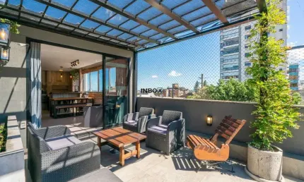 Cobertura mobiliada com 161m², 2 dormitórios e 1 vaga - Pronta para morar!