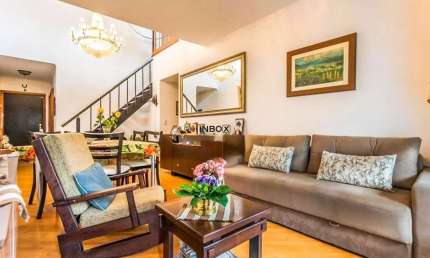 Cobertura Triplex Mobiliada em Petrópolis - 207m², 3 Quartos e Vista Ampla