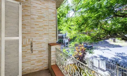 Casa com 4 quartos à venda na Rua Sinimbú, 427, Petrópolis, Porto Alegre
