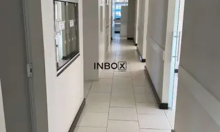 Sala comercial para alugar na Rua Uruguai, 355, Centro Histórico, Porto Alegre