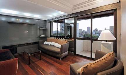 Magnífico apartamento 100% mobiliado de 3 dormitórios com uma suíte, 2 vagas cobertas, próximo ao Parcão, no bairro Mont Serrat!