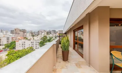 Cobertura 413.12m2 com 5 quartos e 2 suítes no bairro Mont Serrat em Porto Alegre.