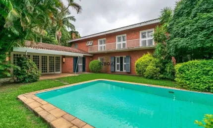 Ampla Casa Comercial no Boa Vista - 550m², 10 Vagas e Estrutura Completa