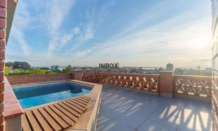 Casa em Condomínio com Vista para o Guaíba e Piscina Privativa