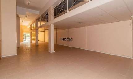 Excelente Loja Comercial com mezanino, 2 banheiros e 2 vagas